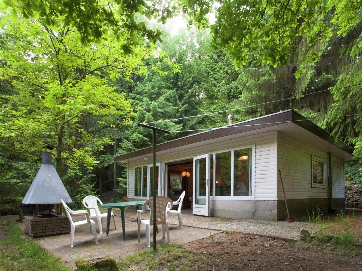Peacefully Chalet In Lanklaar With Garden Dilsen-Stokkem Værelse billede