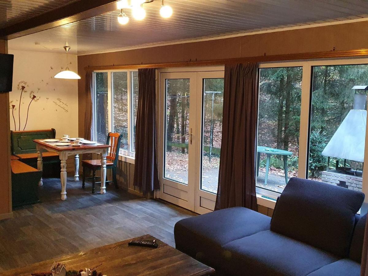 Peacefully Chalet In Lanklaar With Garden Dilsen-Stokkem Eksteriør billede