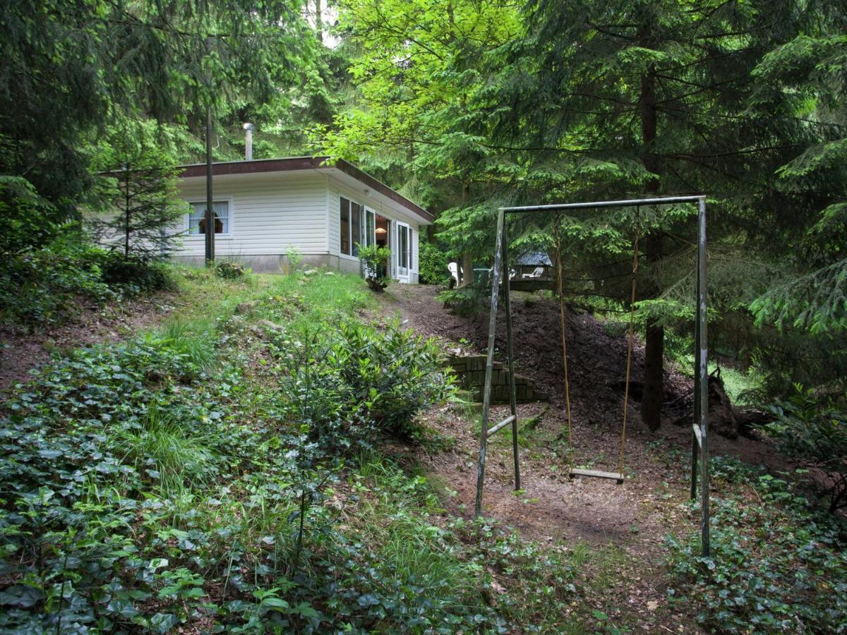 Peacefully Chalet In Lanklaar With Garden Dilsen-Stokkem Eksteriør billede